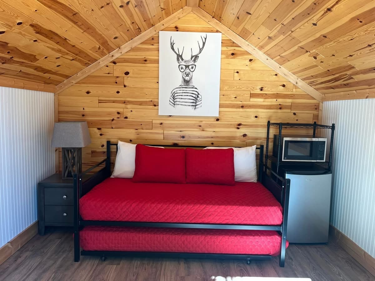 Otter cabin at Arrowhead Lake Camp